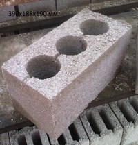 Купить блок строительный стеновой из отсева щебня 390х190х188 мм.