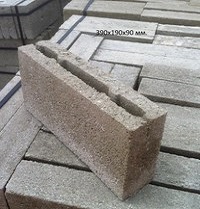 Купить блок строительный перегородочный из отсева щебня 390х90х188 мм.